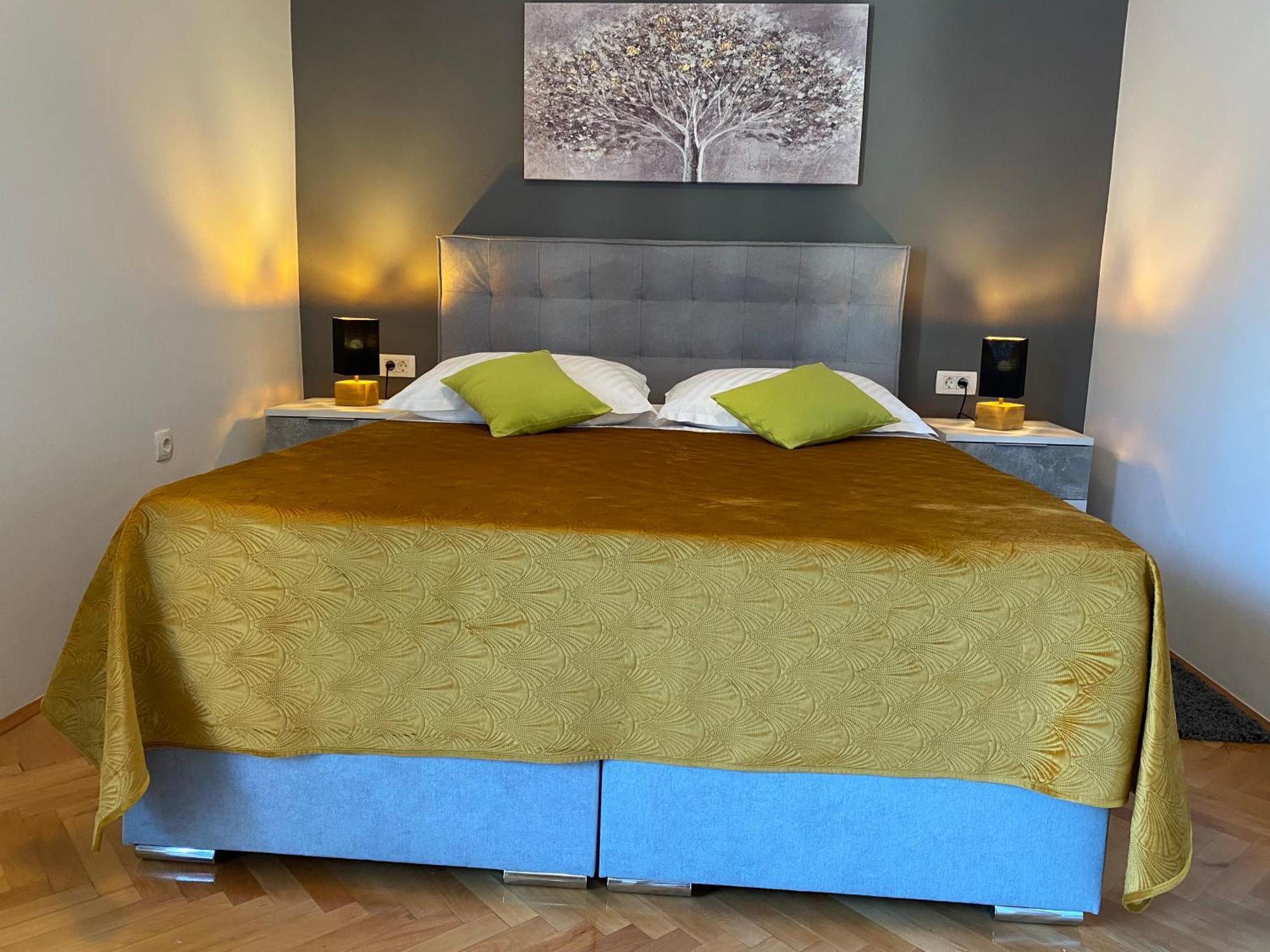 Apartma Paola *